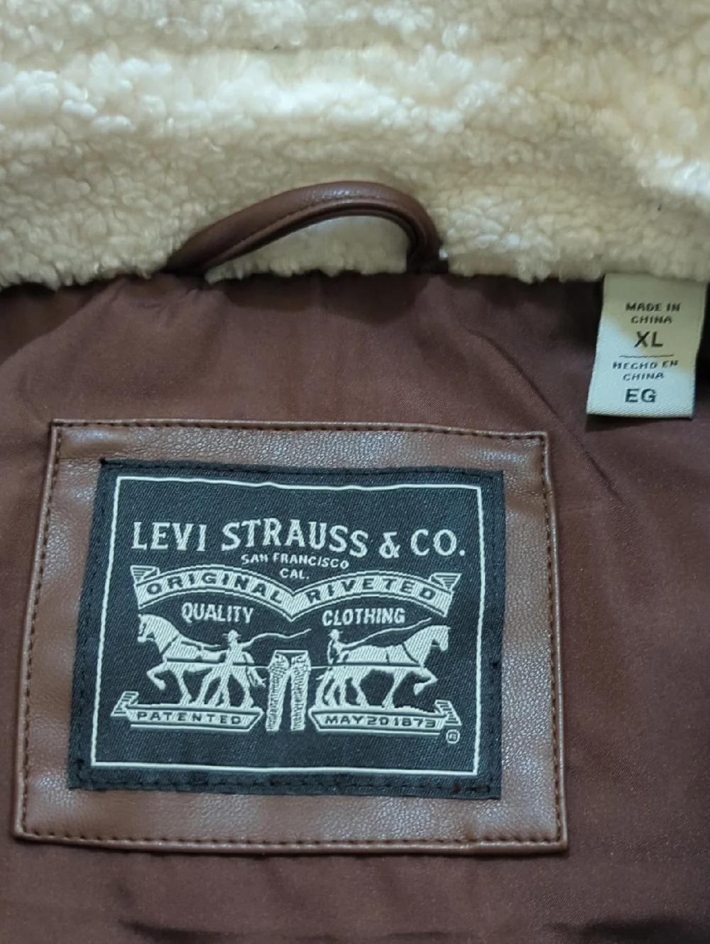 LIKE NEW Levi's Brown Faux Fur Long Sleeve zippered Sherpa Jacket Size XL